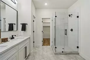 4661 Phlox St, Houston, TX 77051 - Photo 13