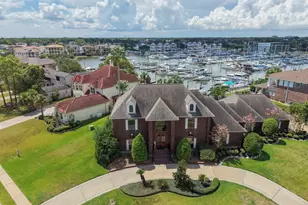 2207 Twin Oaks Blvd, Kemah, TX 77565 - Photo 1