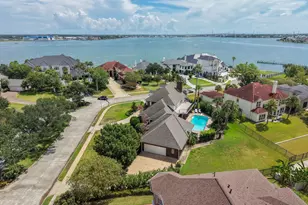 2207 Twin Oaks Blvd, Kemah, TX 77565 - Photo 3