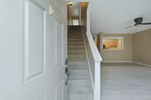 9800 Pagewood Ln, Houston, TX 77042 - Photo 9