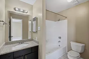 9800 Pagewood Ln, Houston, TX 77042 - Photo 25