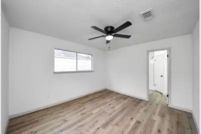 10915 Berry Tree Drive, Houston, TX 77064 - Photo 19