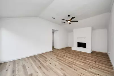 10915 Berry Tree Drive, Houston, TX 77064 - Photo 7