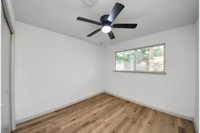 10915 Berry Tree Drive, Houston, TX 77064 - Photo 25