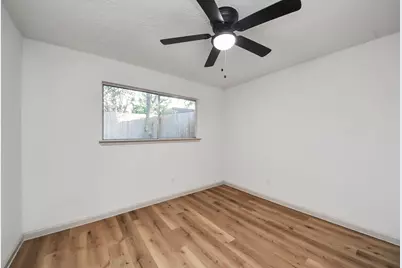 10915 Berry Tree Drive, Houston, TX 77064 - Photo 23