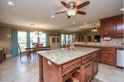 2101 Meadow Lane, El Campo, TX 77437 - Photo 9
