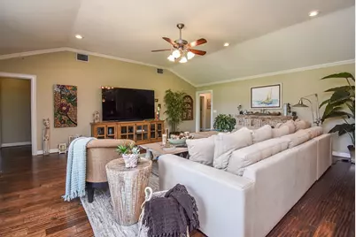 2101 Meadow Lane, El Campo, TX 77437 - Photo 15