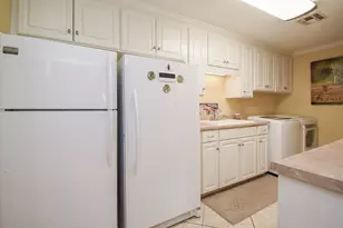 2101 Meadow Ln, El Campo, TX 77437 - Photo 11