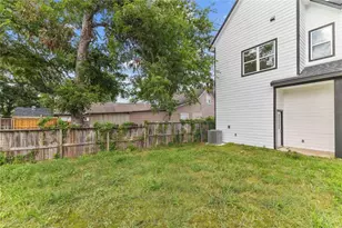7805 Farnsworth St, Houston, TX 77022 - Photo 25