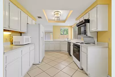 18502 Creekfield Court, Spring, TX 77379 - Photo 11