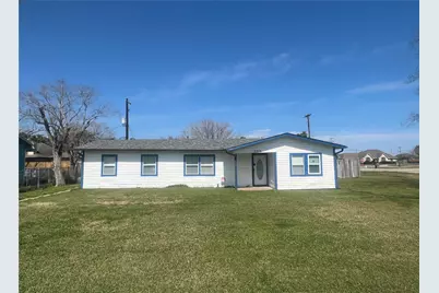 2302 35th Ave N, Texas City, TX 77590 - Photo 1