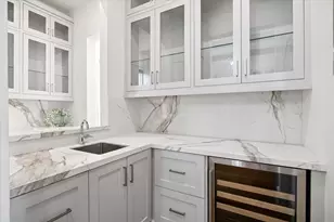 2434 Nantucket Dr, Houston, TX 77057 - Photo 11