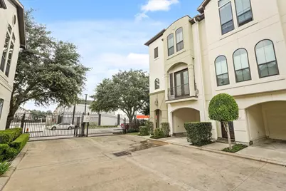 3101 Fairdale Oaks E, Houston, TX 77057 - Photo 1