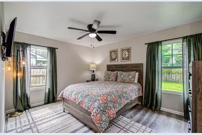 4123 Wuthering Heights Drive, Houston, TX 77045 - Photo 17
