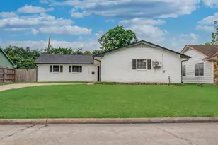 4123 Wuthering Heights Dr, Houston, TX 77045 - Photo 3