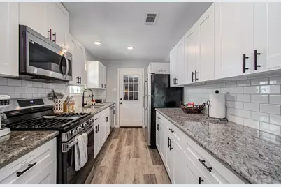 4123 Wuthering Heights Drive, Houston, TX 77045 - Photo 13