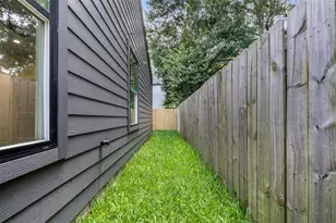 1277 Dewalt St, Houston, TX 77088 - Photo 31