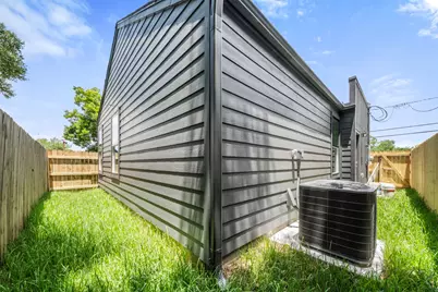 1277 Dewalt Street, Houston, TX 77088 - Photo 29