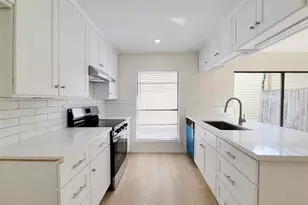 2590 Bering, Houston, TX 77057 - Photo 23