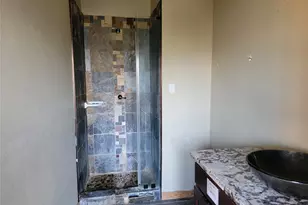 8136 N Main St, Houston, TX 77022 - Photo 17