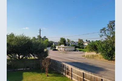 8136 N Main Street, Houston, TX 77022 - Photo 3