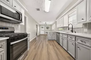 23802 Spring Towne Dr, Spring, TX 77373 - Photo 17