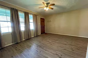 317 Evans St, Angleton, TX 77515 - Photo 3