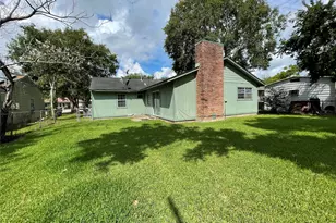 317 Evans St, Angleton, TX 77515 - Photo 25
