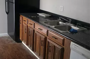 10219 S Gessner Rd, Houston, TX 77071 - Photo 9