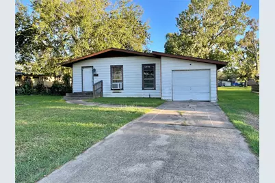 326 Circle Way Street, Lake Jackson, TX 77566 - Photo 1