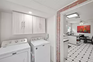 2229 Maroneal St, Houston, TX 77030 - Photo 19