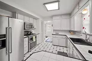 2229 Maroneal St, Houston, TX 77030 - Photo 17