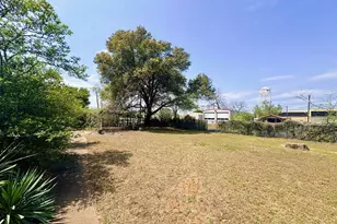 402 Cedar St, Hearne, TX 77859 - Photo 21