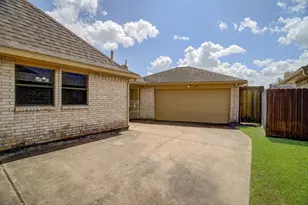 4210 Shanna Ln, Pasadena, TX 77504 - Photo 5