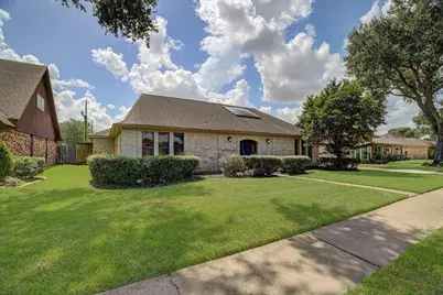 4210 Shanna Lane, Pasadena, TX 77504 - Photo 3