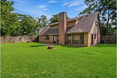 7019 Oak Bough Drive, Houston, TX 77088 - Photo 11