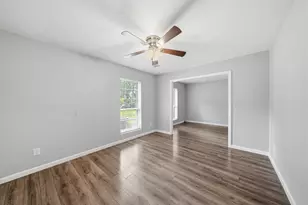 7019 Oak Bough Dr, Houston, TX 77088 - Photo 7