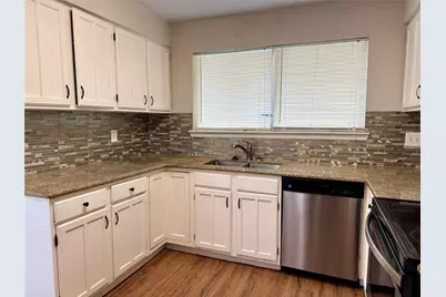 4206 Sequoia Street, Baytown, TX 77521 - Photo 7