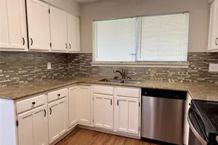 4206 Sequoia St, Baytown, TX 77521 - Photo 7