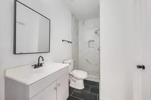 906 E Washington Ave, Navasota, TX 77868 - Photo 9