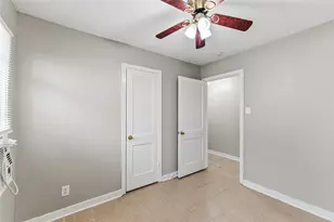 4814 Burma Rd, Houston, TX 77033 - Photo 9