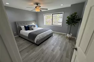 8332 La Roche Ln, Houston, TX 77036 - Photo 11