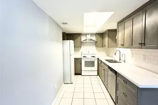 8332 La Roche Ln, Houston, TX 77036 - Photo 5