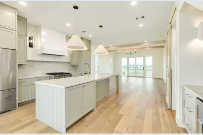 714 Vista Bella, Galveston, TX 77554 - Photo 21