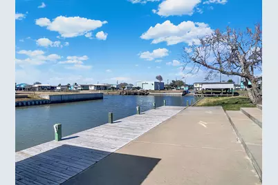 982 County Road 204, Sargent, TX 77414 - Photo 23