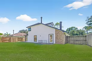 15206 Barbarossa Dr, Houston, TX 77083 - Photo 21