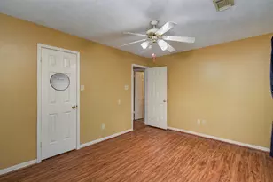 16218 Ruffian Dr, Friendswood, TX 77546 - Photo 15