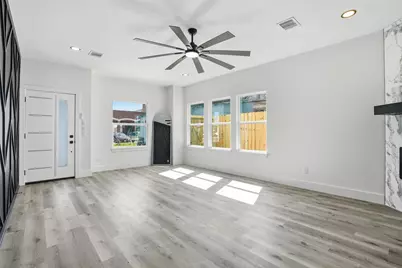 116 S 3rd Street, La Porte, TX 77571 - Photo 3