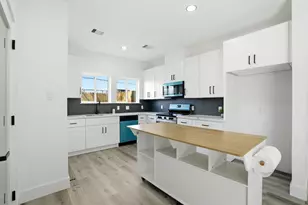 116 S 3rd St, La Porte, TX 77571 - Photo 9