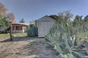207 S 5th Street E, Marathon, TX 79842 - Photo 11